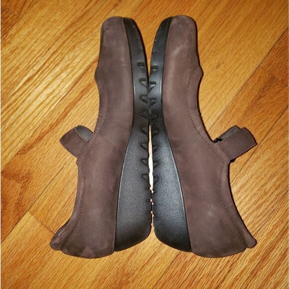 Munro Brown Leather Maryjane Shoes - Picture 6 of 8